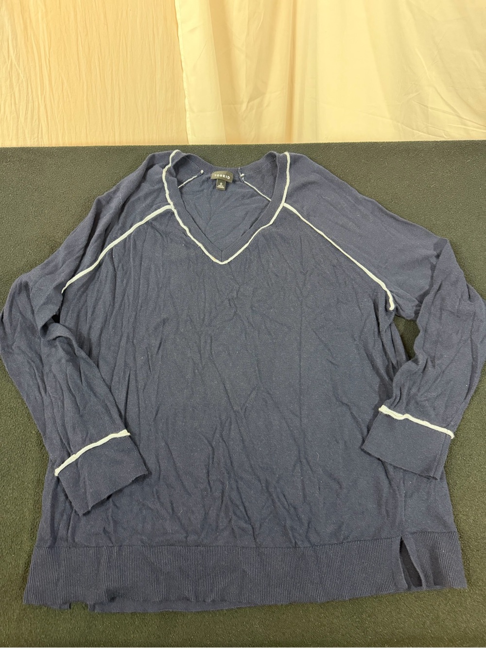 Torrid Navy Blue V-Neck Raglan Sweater White Contrast Piping Size 0 XL